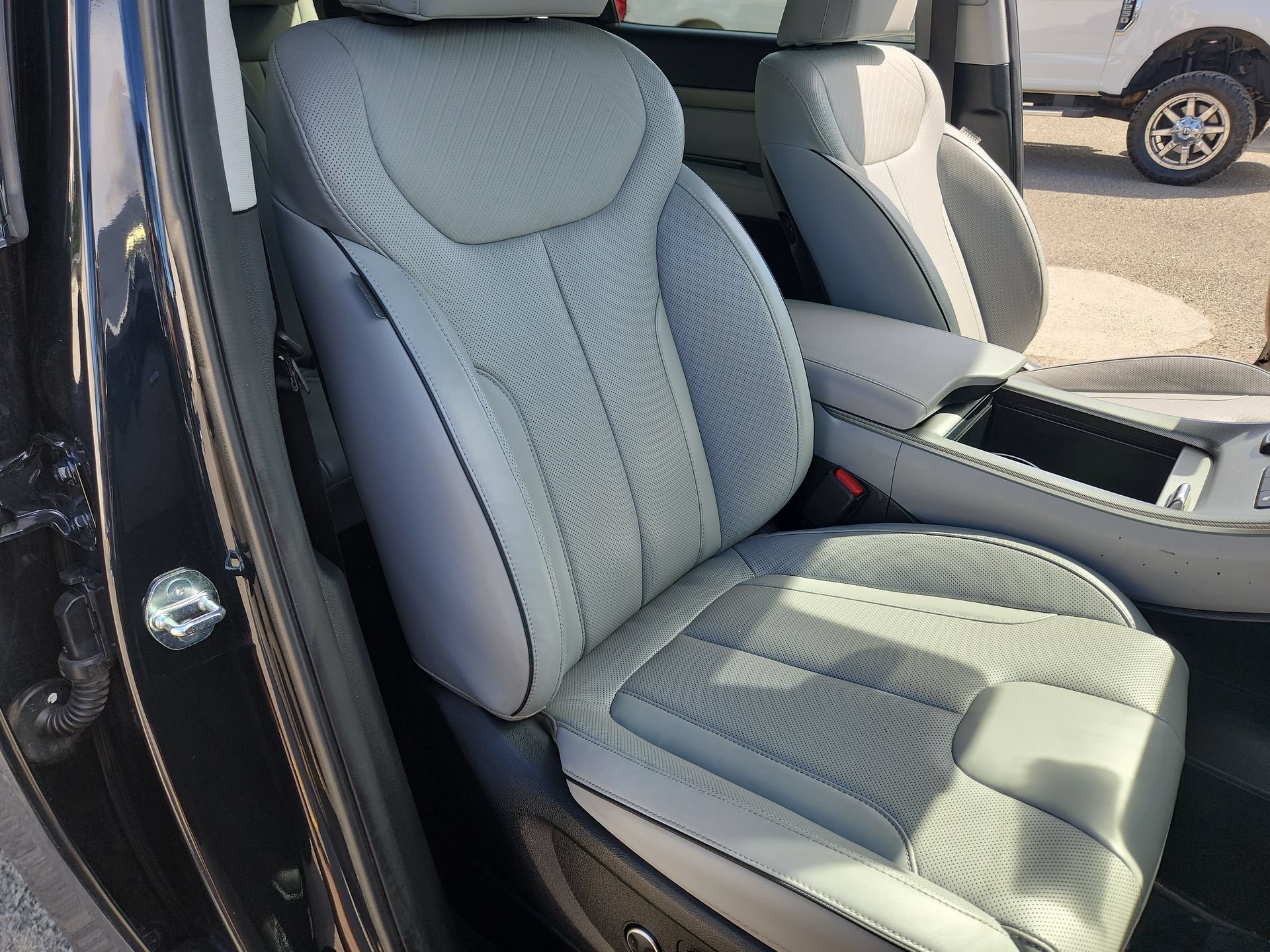 Used 2024 Hyundai Palisade SEL FWD image 26