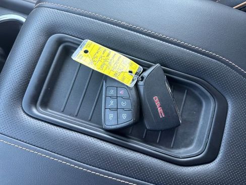 Used 2021 GMC Yukon XL AT4 w/ AT4 Premium Plus Package image 29