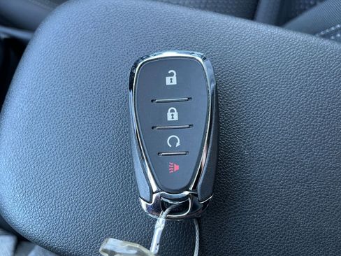 Used 2025 Chevrolet Trax LT image 25