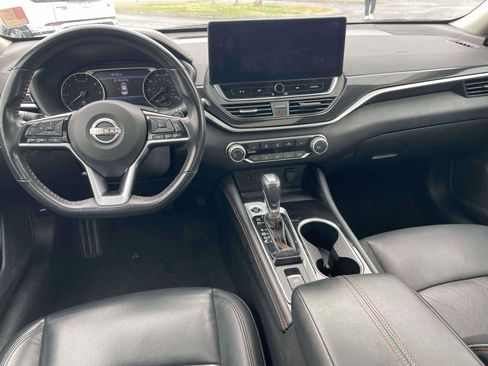 Used 2023 Nissan Altima 2.5 SR w/ SR Premium Package image 7