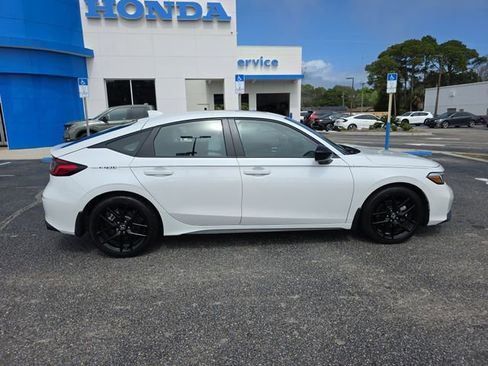 Used 2025 Honda Civic Sport image 4