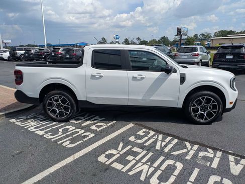 Used 2025 Ford Maverick Lariat AWD/4WD image 4