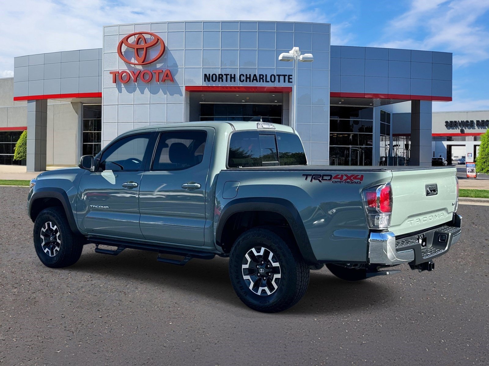 Used 2023 Toyota Tacoma TRD Off-Road AWD/4WD image 4