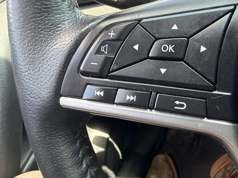 Used 2020 Nissan Rogue SV AWD/4WD image 13