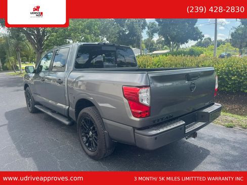 Used 2018 Nissan Titan SV w/ SV Convenience Package RWD image 8