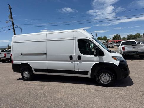 Used 2024 RAM ProMaster 2500 w/ Convenience Group FWD image 1