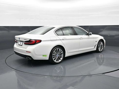 Used 2023 BMW 530e xDrive w/ Executive Package AWD/4WD image 5