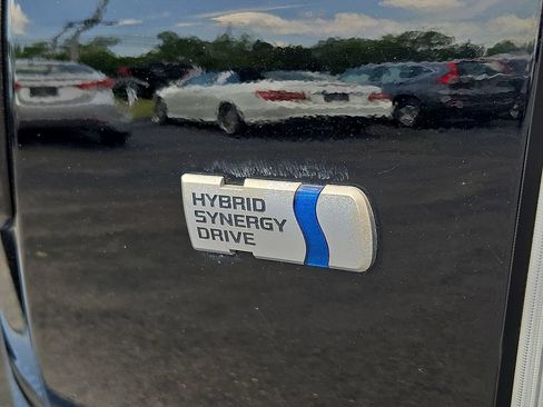 Used 2012 Toyota Prius V Five FWD image 31