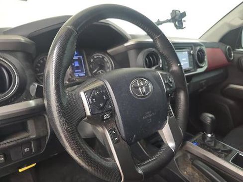 Used 2019 Toyota Tacoma SR5 image 13