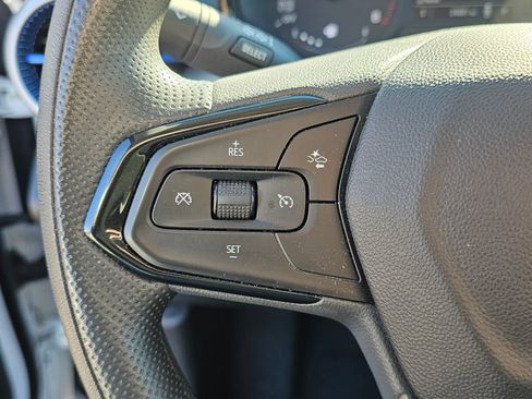 Used 2025 Chevrolet Trax LS image 17