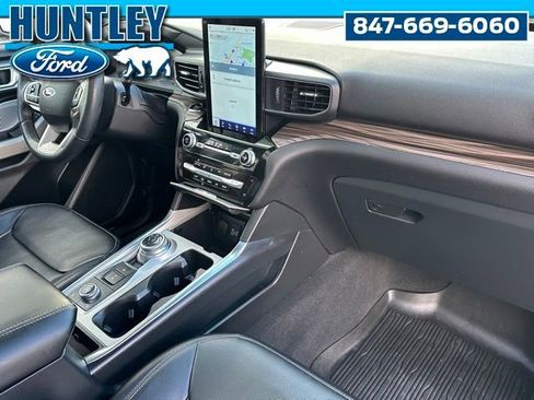 Used 2023 Ford Explorer Limited image 9