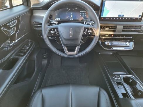Certified 2024 Lincoln Corsair Premiere image 31