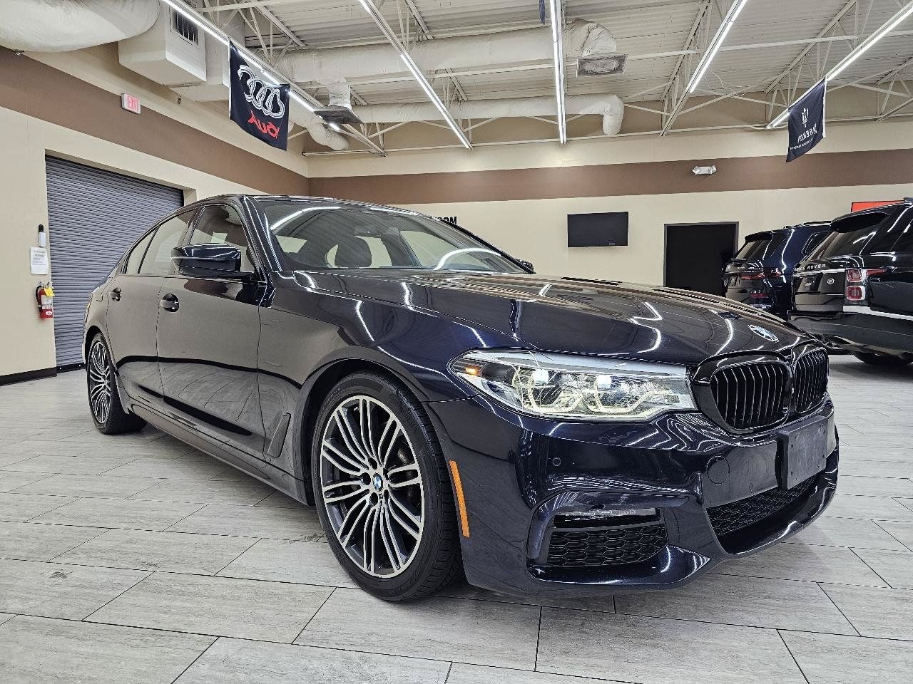 Used 2019 BMW 530i w/ M Sport Package RWD image 4