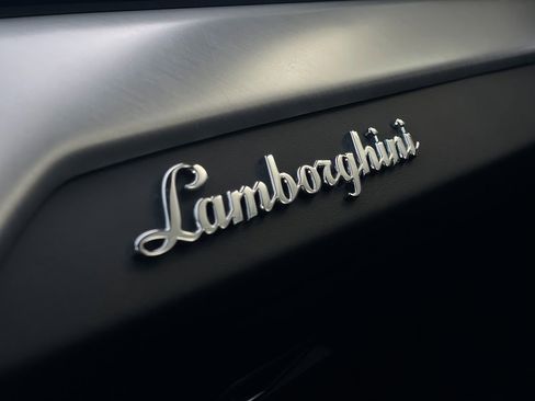 Used 2021 Lamborghini Urus image 55