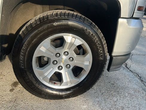 Used 2017 Chevrolet Silverado 1500 LT w/ All Star Edition image 46