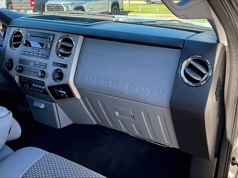 Used 2015 Ford F250 XLT w/ XLT Interior Package image 17