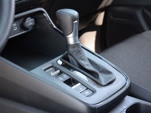Used 2025 Honda CR-V EX image 9
