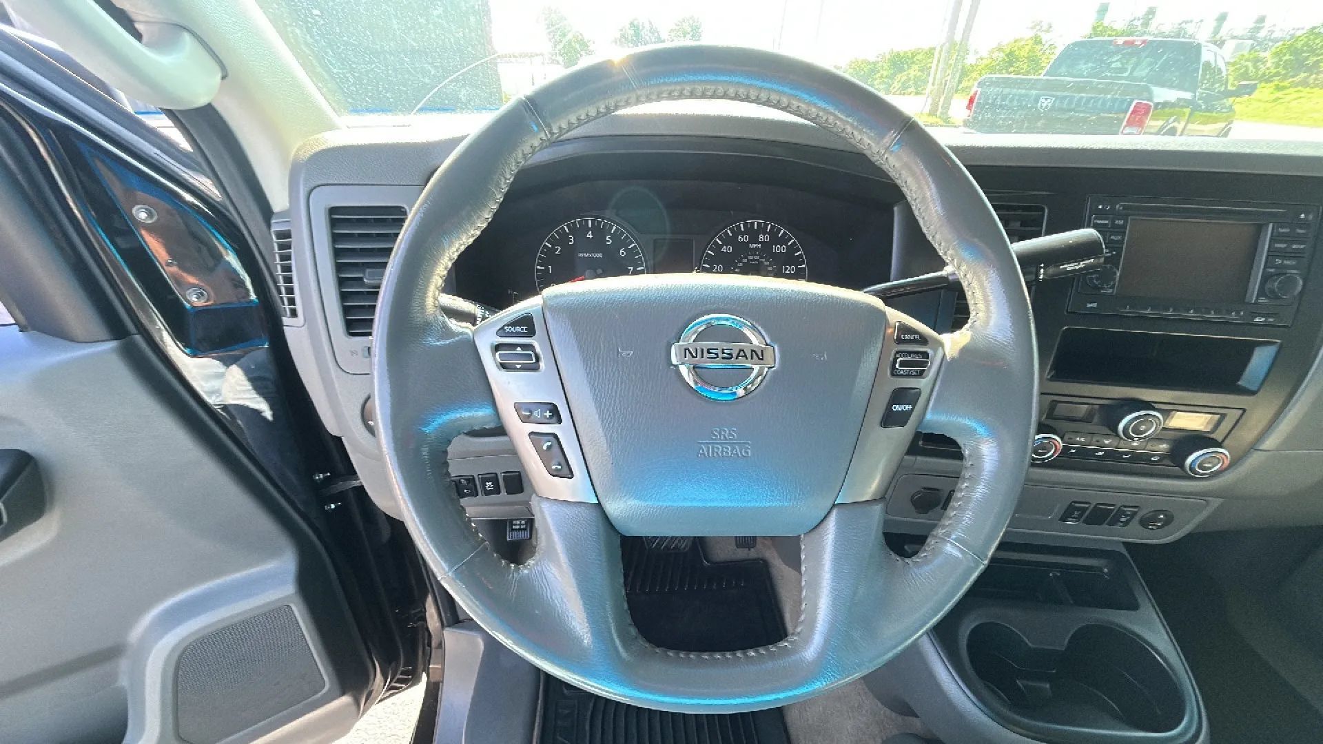 Used 2014 Nissan NV 3500 SL w/ Technology Package RWD image 20