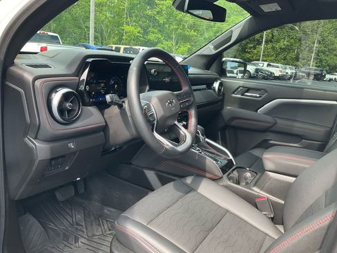 Used 2024 Chevrolet Colorado Z71 w/ Z71 Convenience Package 2 AWD/4WD image 15