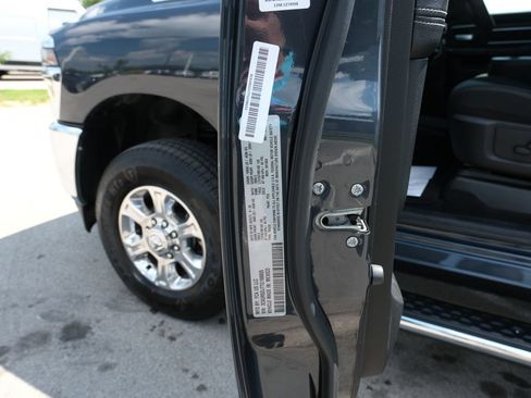 Used 2026 RAM 2500 Big Horn AWD/4WD image 34