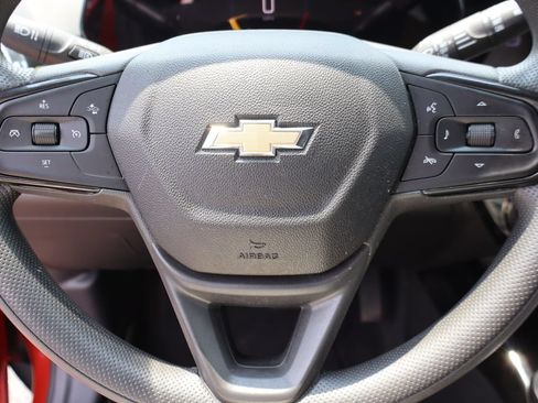 Used 2024 Chevrolet Trax LT FWD image 12