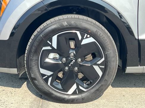 Used 2025 Kia Niro Wind image 28
