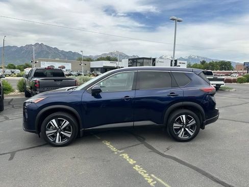 Used 2025 Nissan Rogue SL w/ Tech Package AWD/4WD image 7