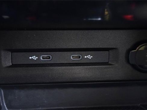 Certified 2023 Volkswagen Taos SE w/ Panoramic Sunroof Package image 14