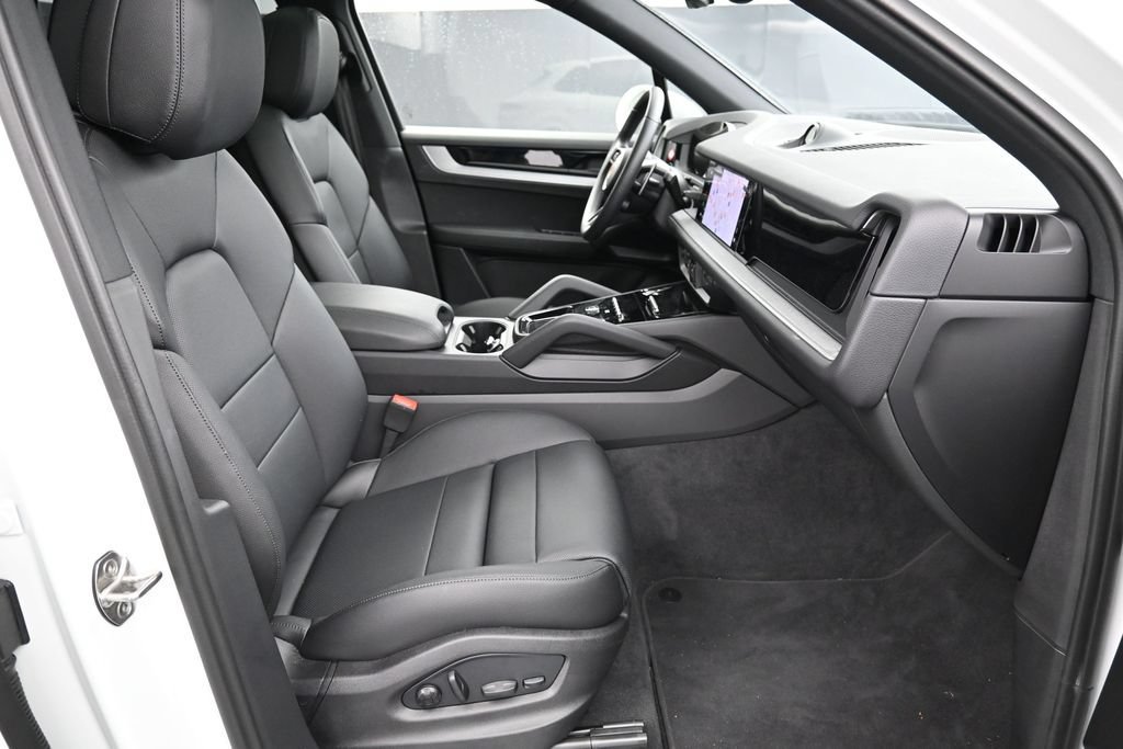 Certified 2026 Porsche Cayenne E-Hybrid AWD/4WD image 26