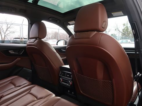 Used 2018 Audi Q7 3.0T Prestige image 47