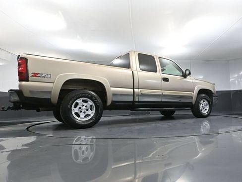 Used 2004 Chevrolet Silverado 1500 4x4 Extended Cab w/ Light Duty Power Package image 38