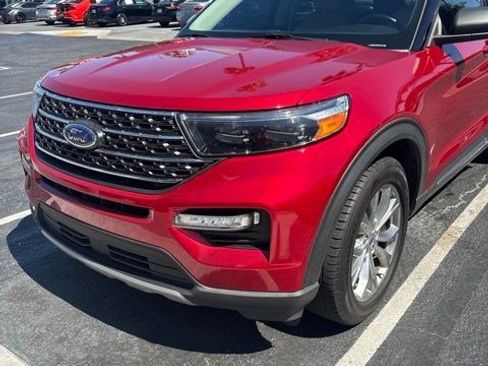 Used 2022 Ford Explorer XLT w/ Equipment Group 202A RWD image 1