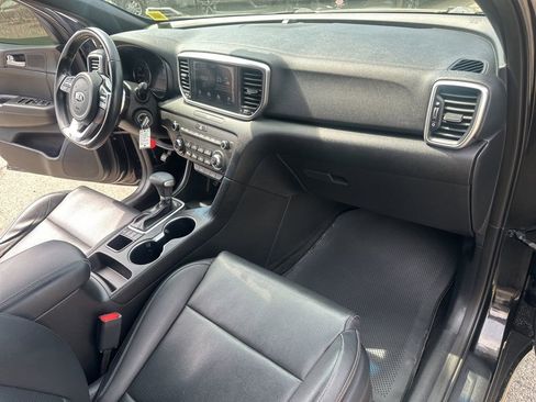 Used 2020 Kia Sportage S image 34