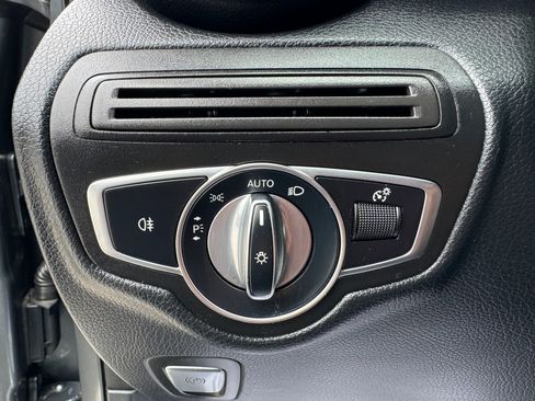 Used 2019 Mercedes-Benz GLC 300 4MATIC image 45