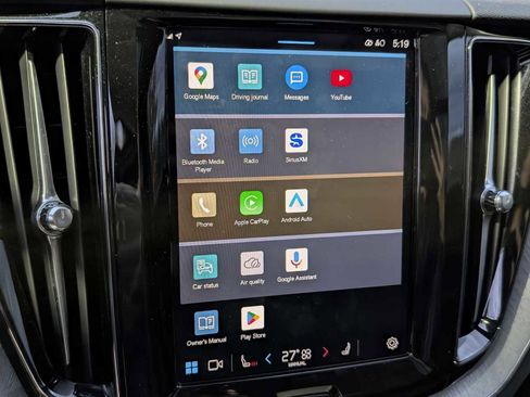 Used 2025 Volvo XC60 B5 Plus image 19