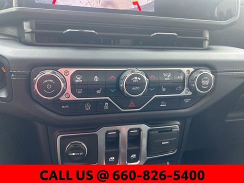 Used 2025 Jeep Wrangler Rubicon w/ Xtreme 35 Tire Package image 16