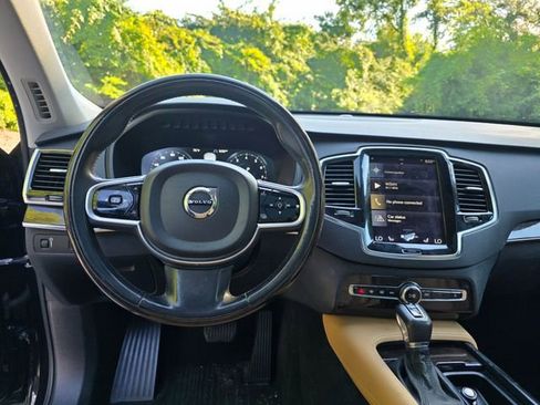 Used 2016 Volvo XC90 T6 Momentum w/ Momentum Plus Package AWD/4WD image 14