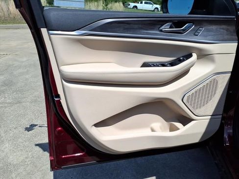 New 2026 Jeep Grand Cherokee L Limited image 22