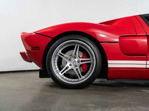 Used 2005 Ford GT image 10