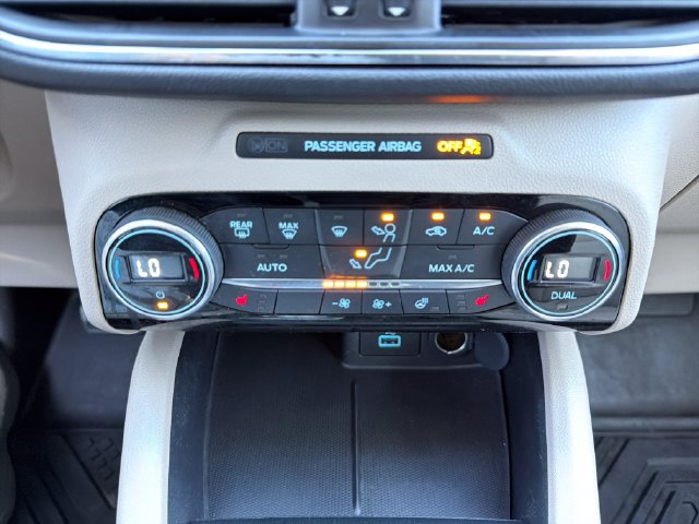 Used 2021 Ford Escape Titanium AWD/4WD image 14