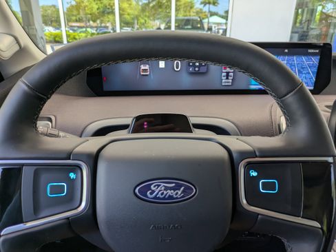 Certified 2025 Ford Expedition Max Platinum w/ Platinum Ultimate Package AWD/4WD image 32