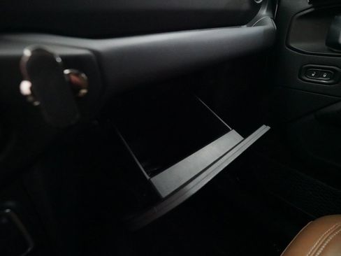 Used 2021 Jeep Wrangler Unlimited Sahara image 33