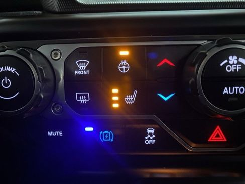 Used 2021 Jeep Wrangler Unlimited Sahara w/ Cold Weather Group image 50