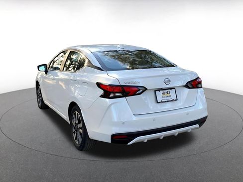 Used 2025 Nissan Versa SV image 5