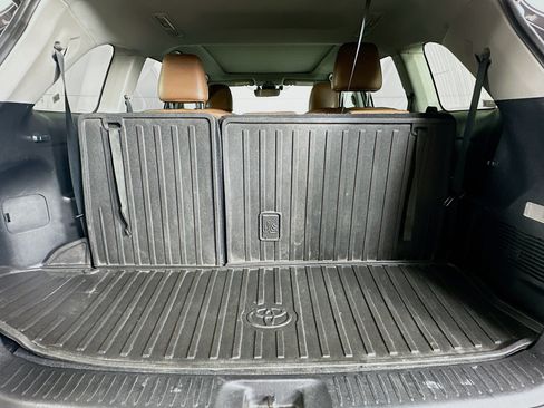 Used 2019 Toyota Highlander Limited Platinum w/ Carpet Mat Package (TMS) AWD/4WD image 30