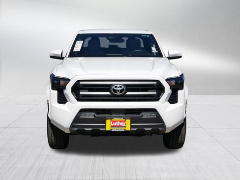 Used 2024 Toyota Tacoma SR5 AWD/4WD image 2