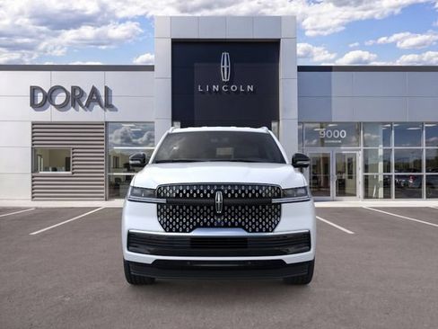 New 2026 Lincoln Navigator Premiere AWD/4WD image 11
