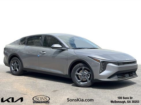 New 2026 Kia K4 LXS FWD image 1