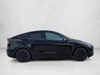 Used 2021 Tesla Model Y Long Range video 4