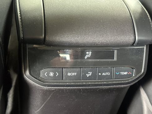 Certified 2023 Toyota Highlander XLE AWD/4WD image 16